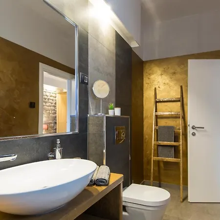 Casta Diva Homestay